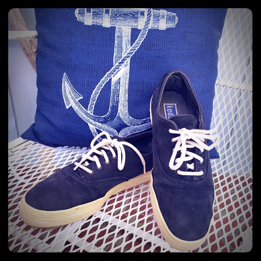Late 1990s Navy Suede Lace-Up Keds. Good Condition